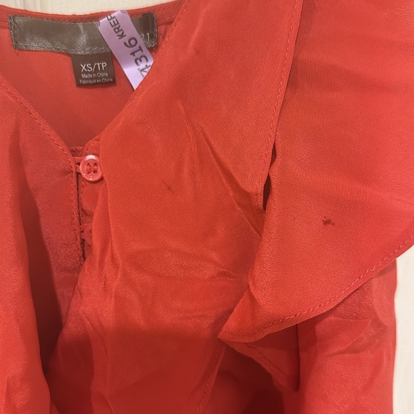 Silk top with front ruffle - Picture 2 of 3